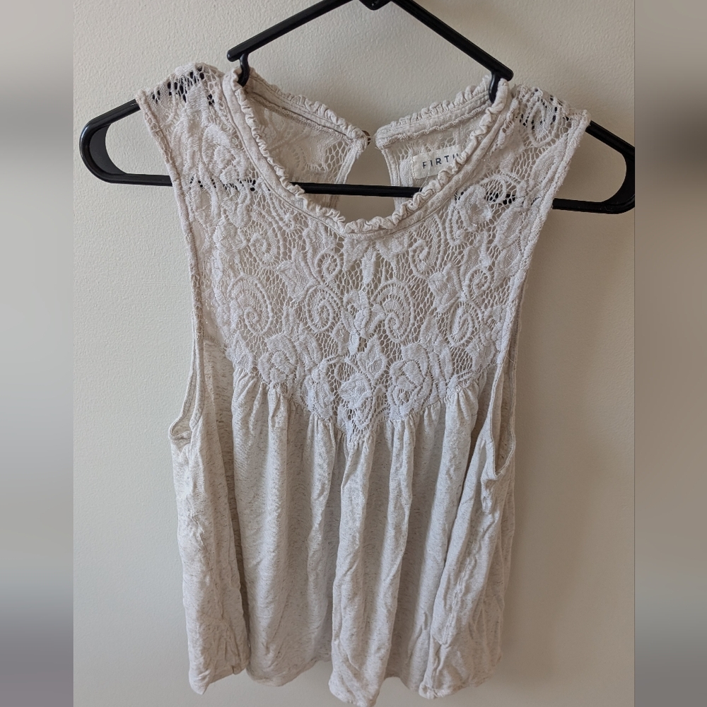 Firth lace off white " Clean Girl Aesthetic" feminine sleeveless top. Size Large